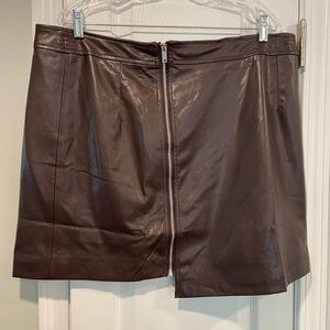 NWT Crissrexo Size XXXL Brown Faux Leather Front Zip Asymmetrical Mini Skirt
